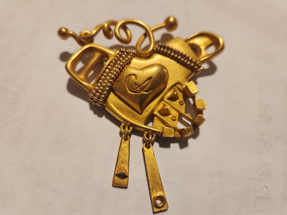 Broche coeur perl&eacute; pendants Christian LACROIX Bijoux et montres