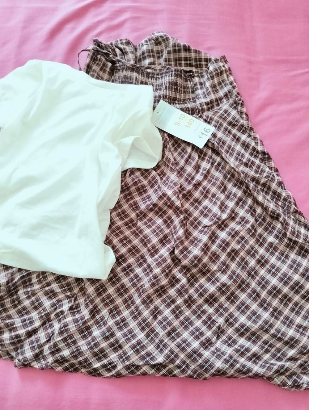 Lot neuf fille 7/9 ans Vêtements