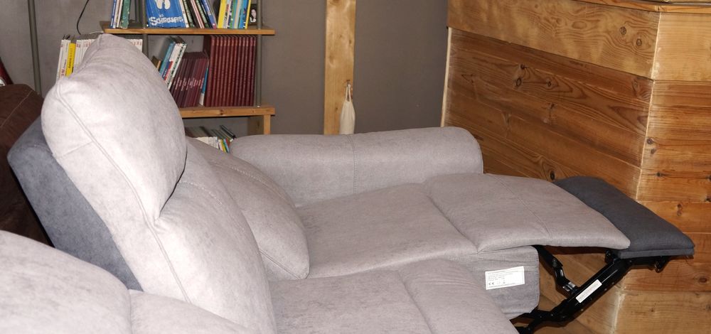 Canap&eacute; 3 places &eacute;lectrique relax en tissu gris mod&egrave;le Nestor Meubles