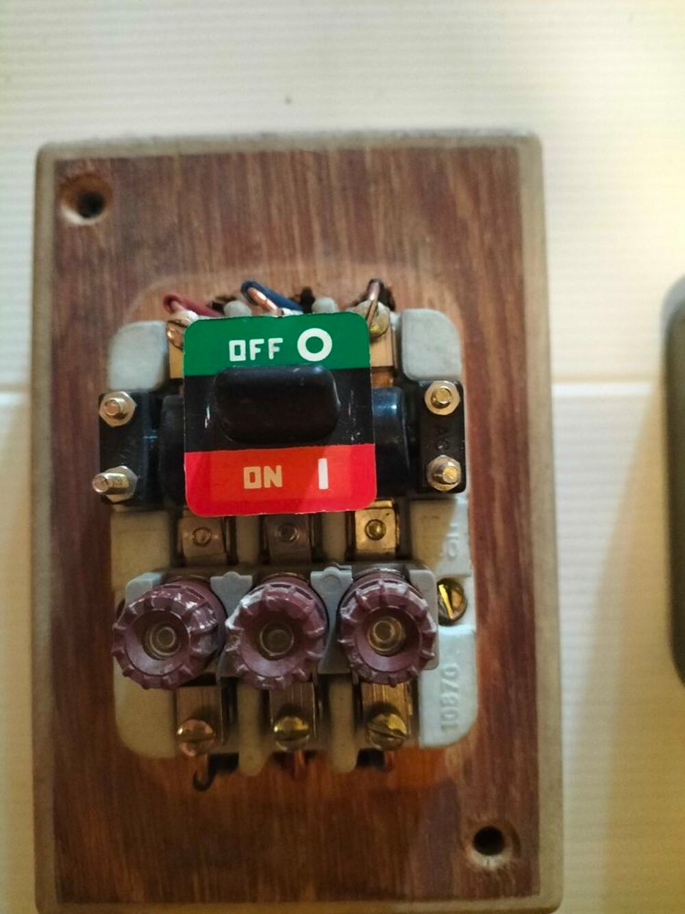 disjoncteur &eacute;lectrique 380 v Bricolage
