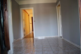  Appartement à louer 5 pièces 135 m²