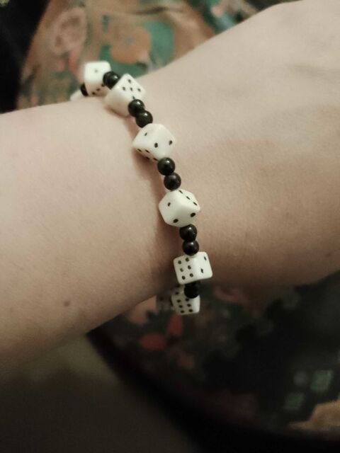 bracelet �lastique d�s blancs /noirs enfants. 4 Carqueiranne (83)