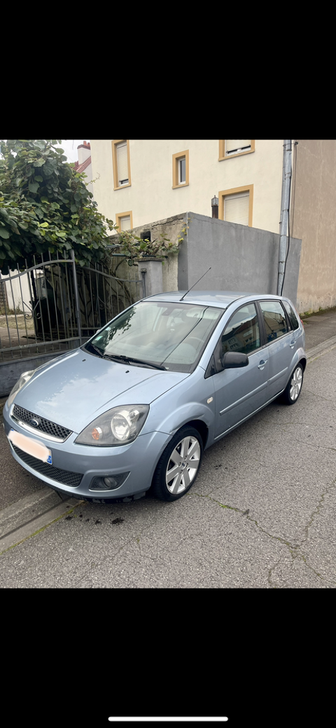 Ford fiesta 1.6i Ghia