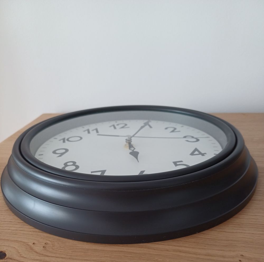 Horloge murale noire style r&eacute;tro D�coration