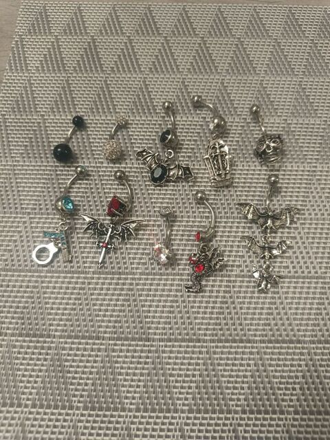 Piercing nombril arcade nez langue sourcil ile aux piercings Lille (59)