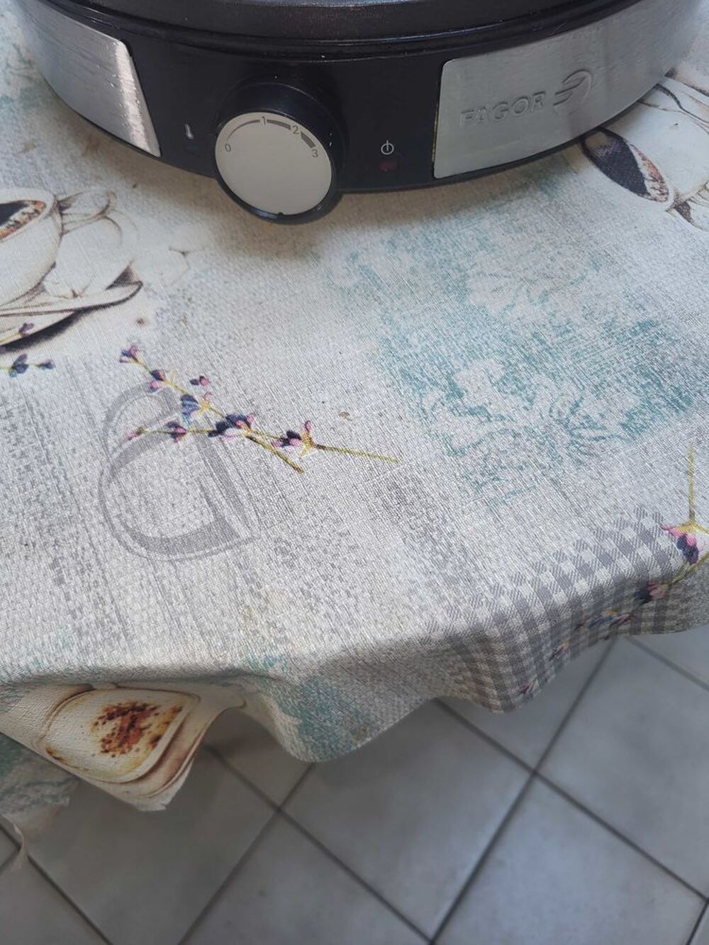 cr&ecirc;pi&egrave;re Electroménager