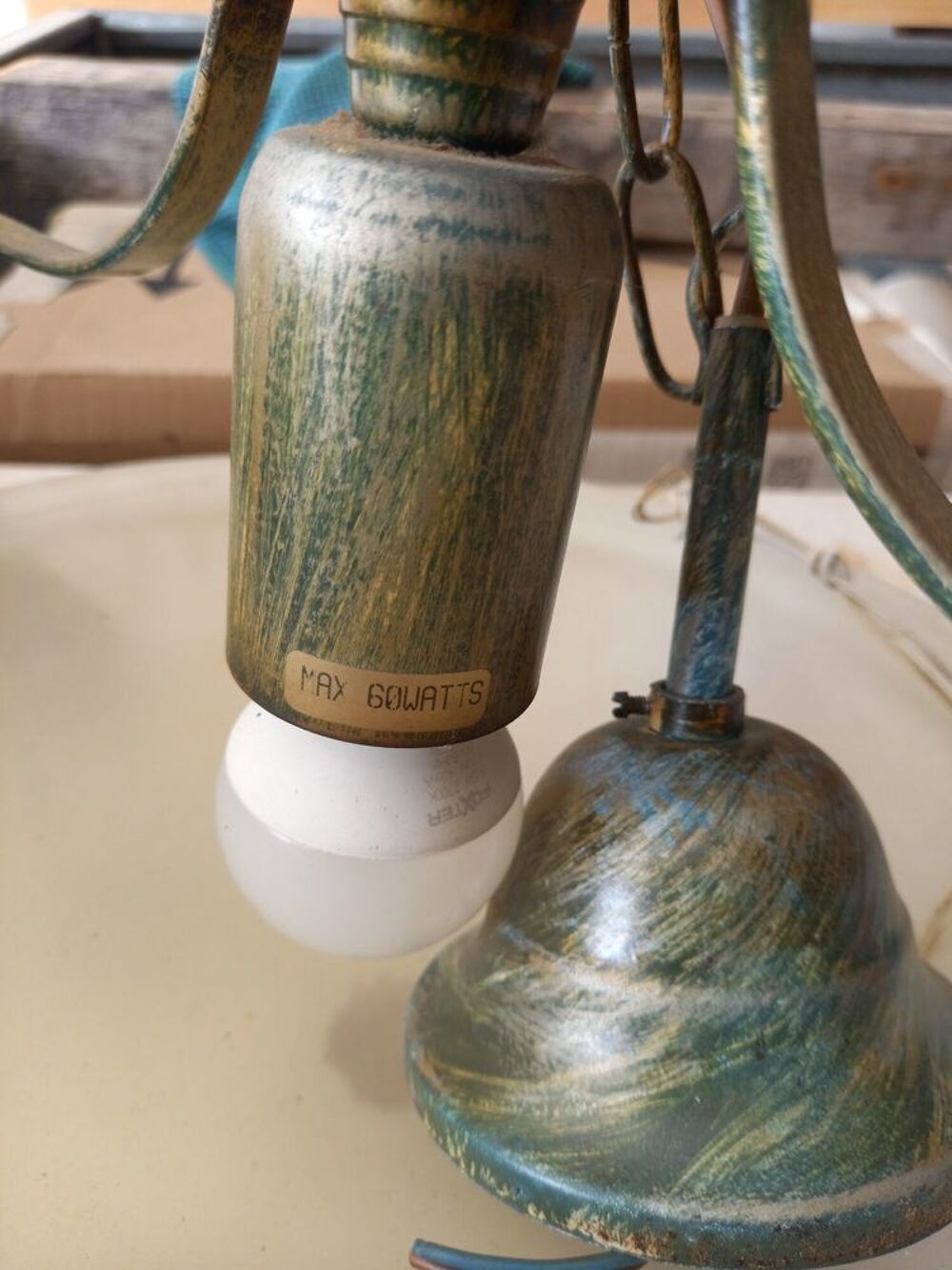 Lustre encien 
Décoration