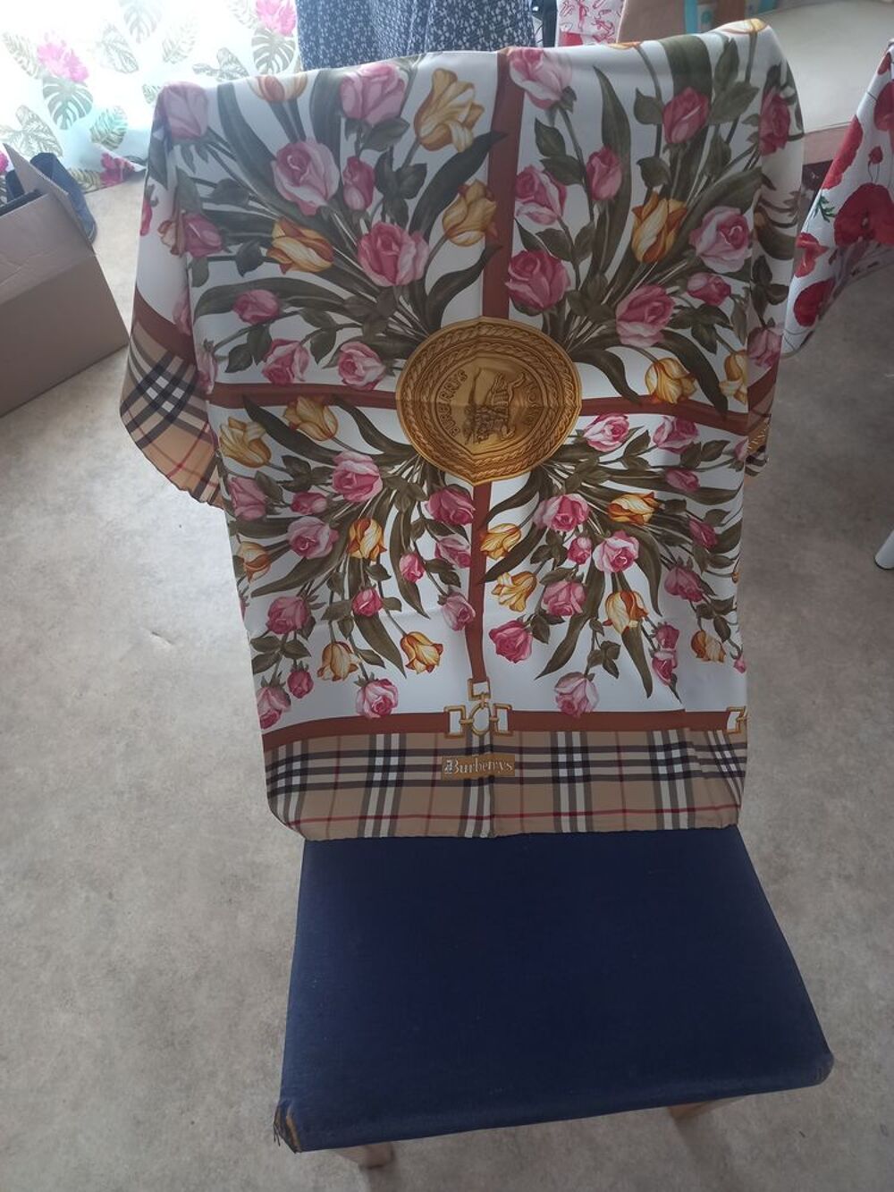 Foulard Burberrys en soie Vtements