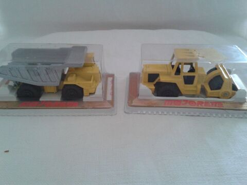 rouleau compresseur et camion benne sous blister MAJORETTE 13 Dijon (21)