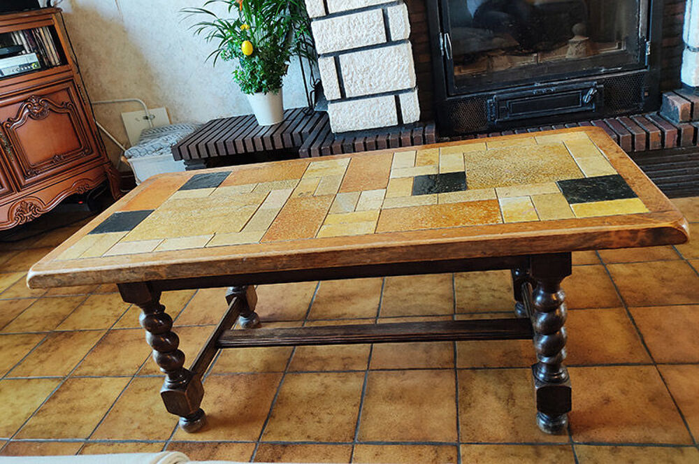 Table basse en bois et carrel&eacute; en pierre Meubles