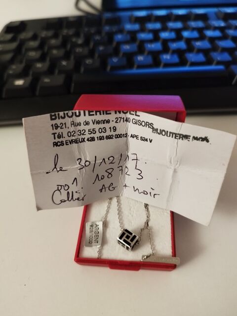 Collier femme - Argent rhodi - Cube - Laque noire - Guy Lar 90 Rouen (76)