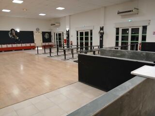  Propri�t�/ch�teau � vendre 2/3 pi�ces 700 m�