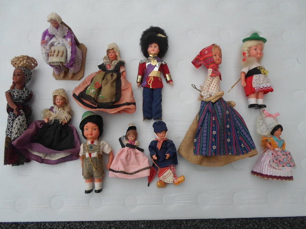 diff&eacute;rentes poup&eacute;es Jeux / jouets