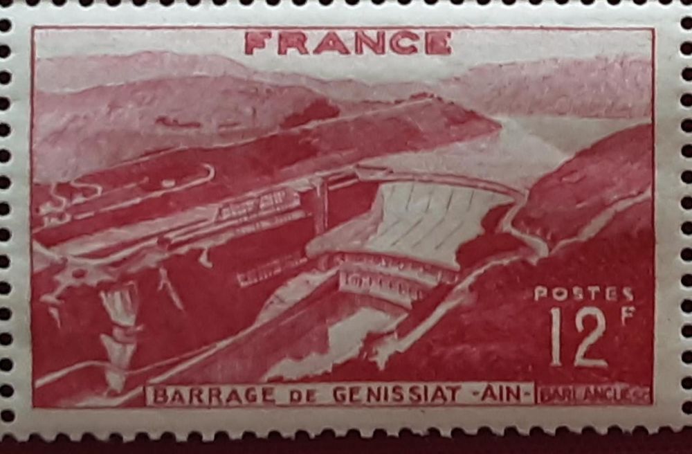 TIMBRES &agrave; collection 4 exemplaires disponibles G&Eacute;NISSIAT 
