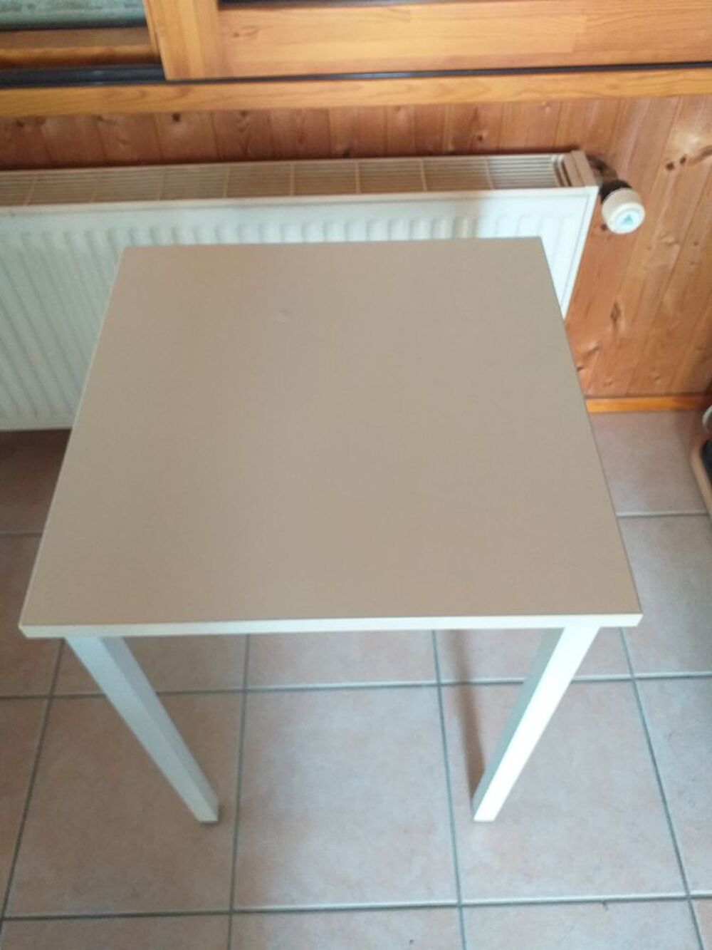 Table desserte carr&eacute;e 50x50 x h 73cm Meubles