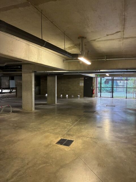  Parking / Garage  louer 15 m