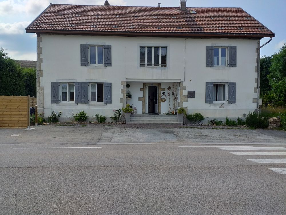 Vente Maison Maison avec 3 appartements . Chaux-des-prés