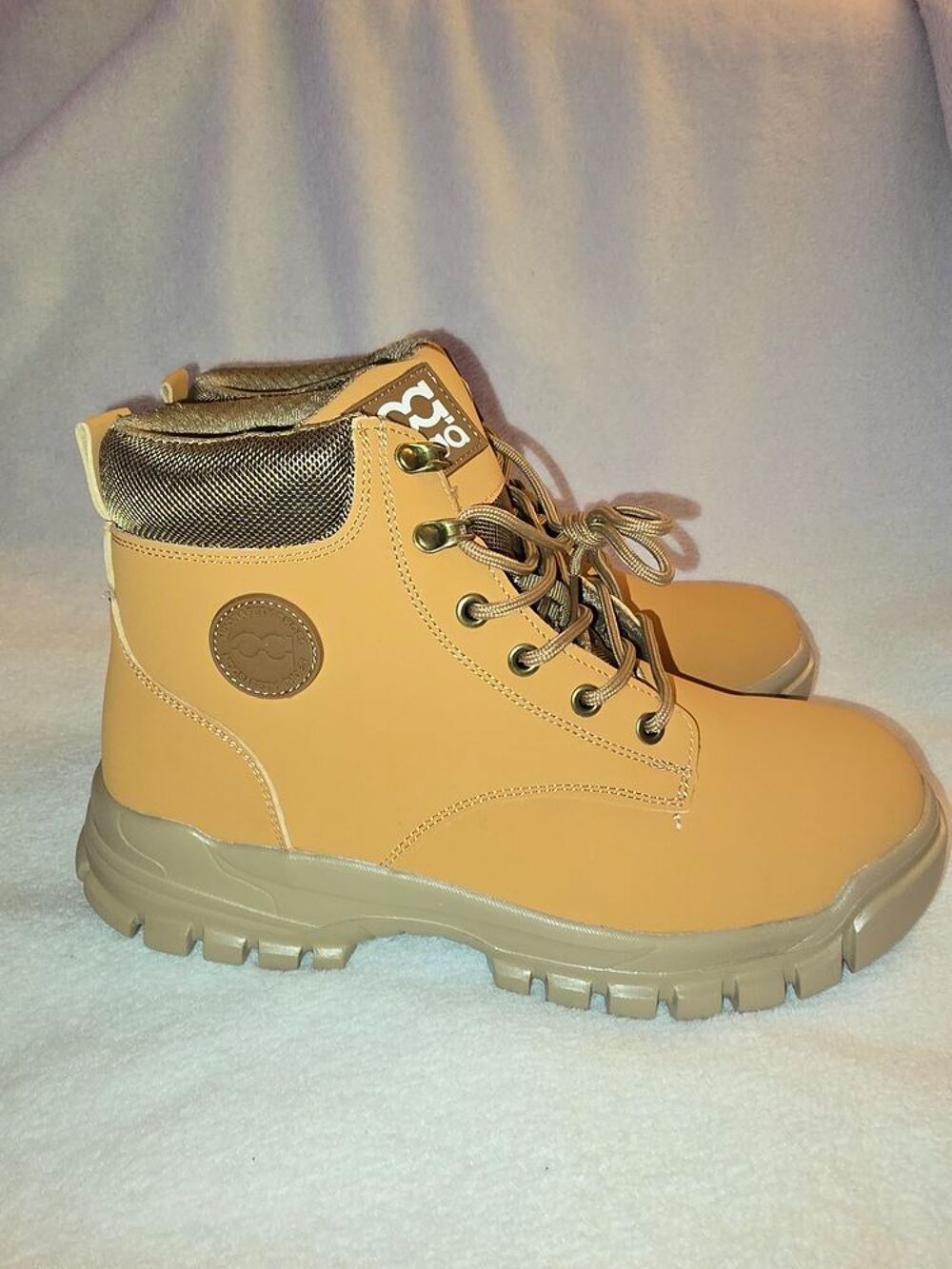 Chaussures de s&eacute;curit&eacute; t42 neuves Chaussures