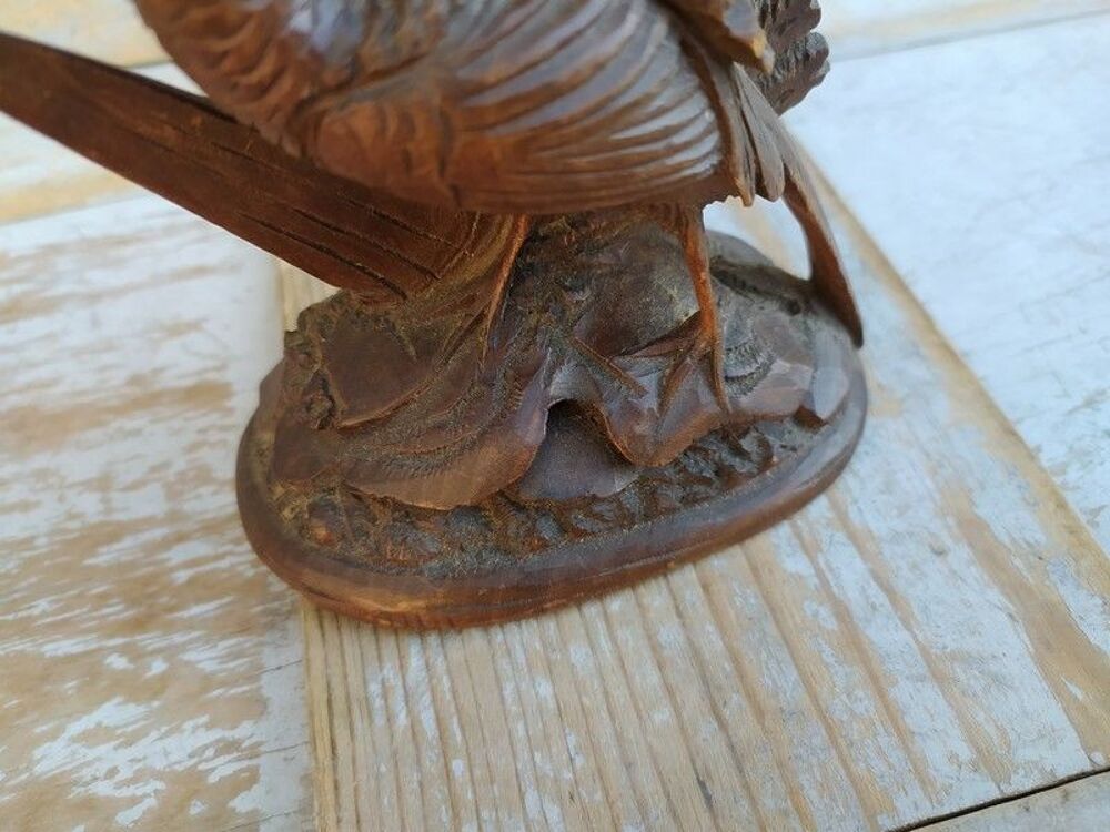 Support Soliflore Bois Sculpt&eacute; Oiseau For&ecirc;t Noire St Claude
Décoration