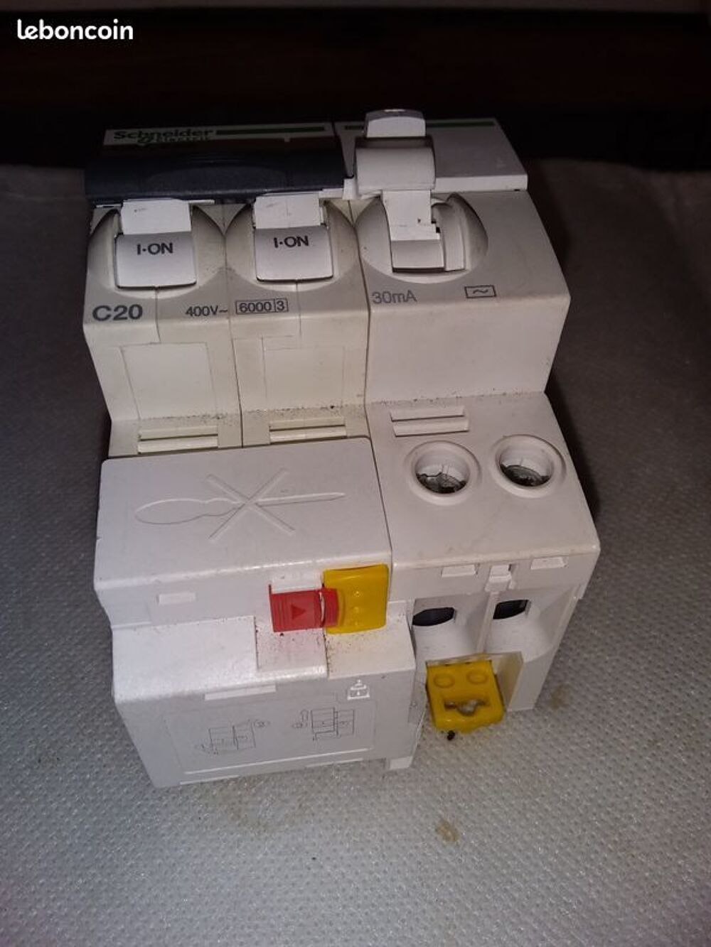 Schneider - Acti9 - iC60N - Disjoncteur - 2P - 20A - R&eacute;f : A Bricolage