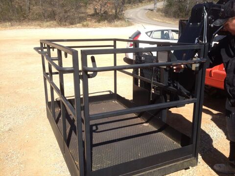UTILITAIRE pour Manitou : Panier monte mat&eacute;riaux 1800 04110 Reillanne