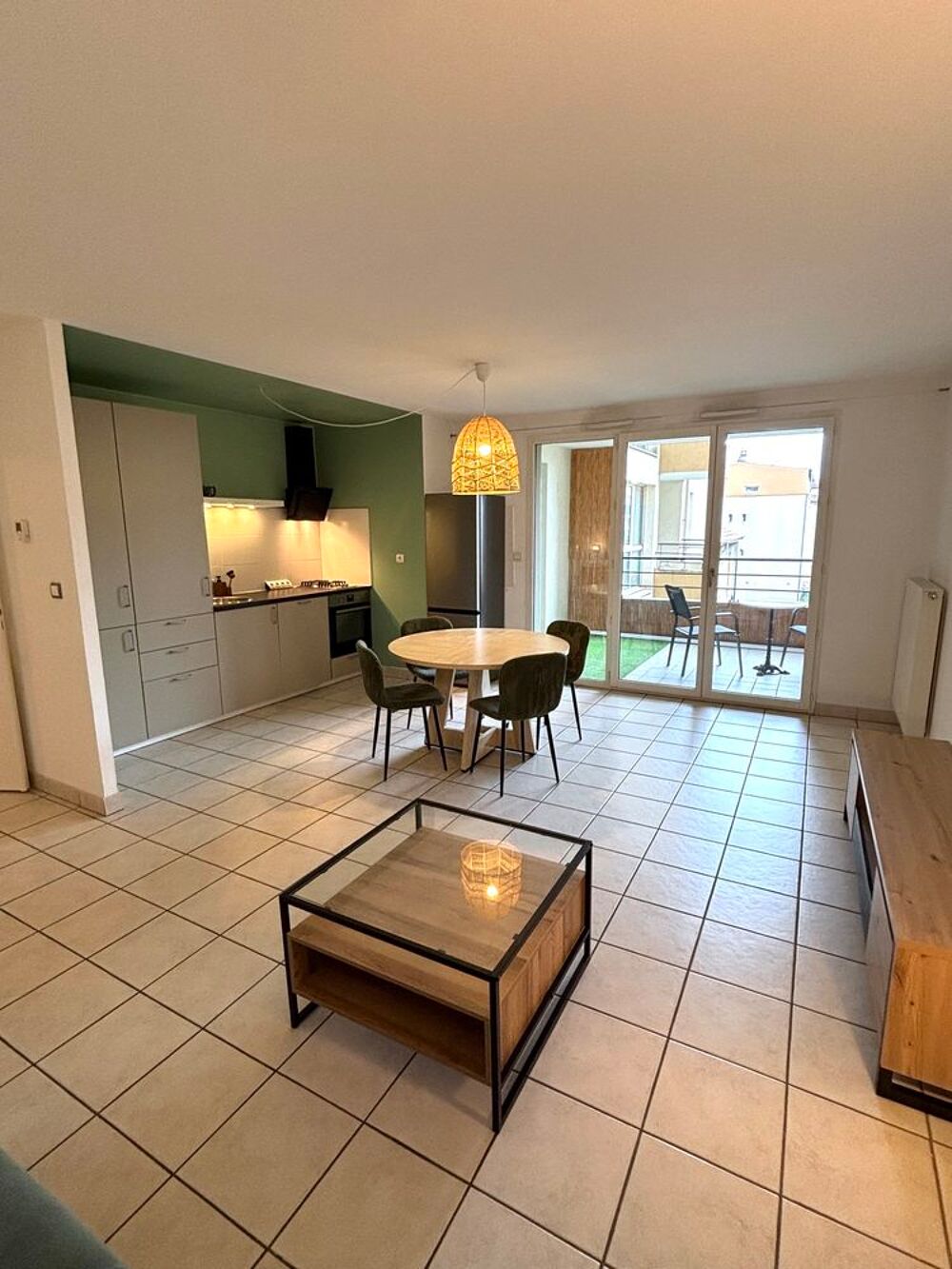 Location Appartement Villeurbanne Salengro ? T2 meublé de 59,18 m², balcon plein Villeurbanne