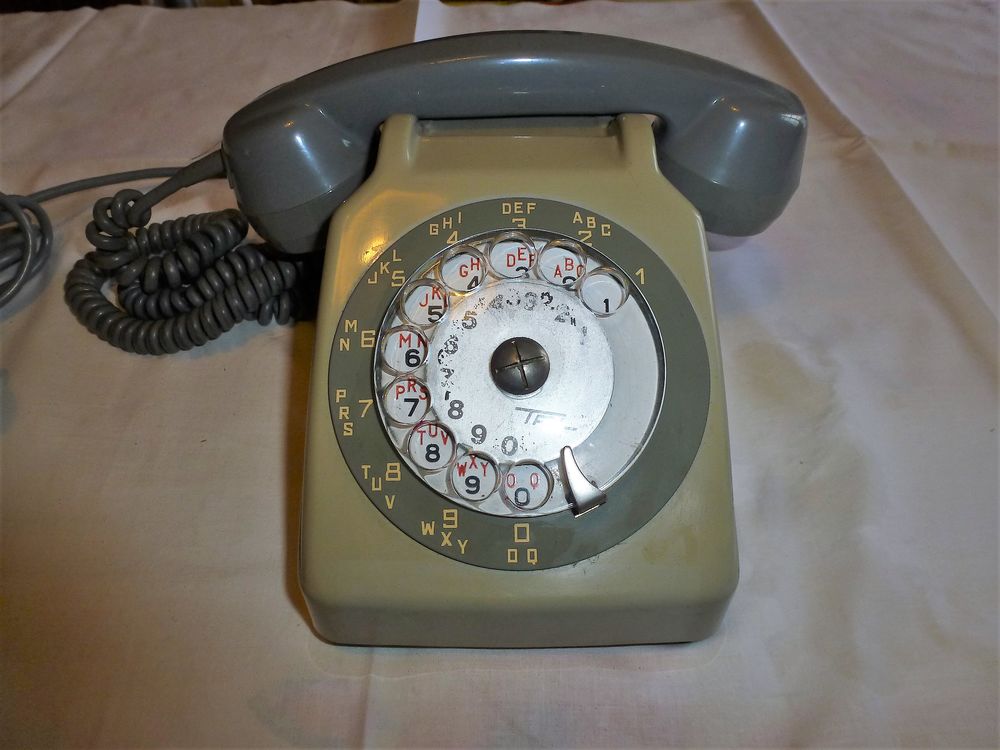 T&eacute;l&eacute;phone vintage ann&eacute;e 1972 Tlphones et tablettes