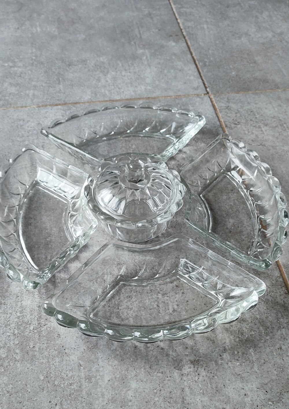 Grand serviteur de table en verre &eacute;pais bull&eacute; 