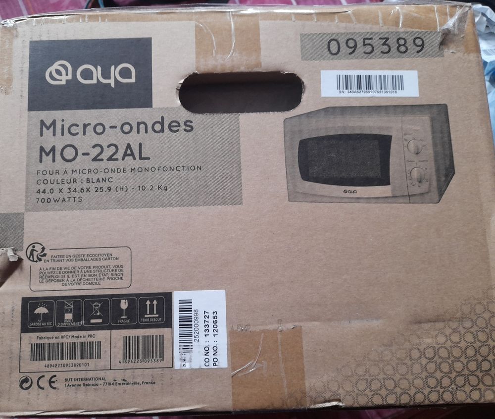micro ondes blanc Electroménager