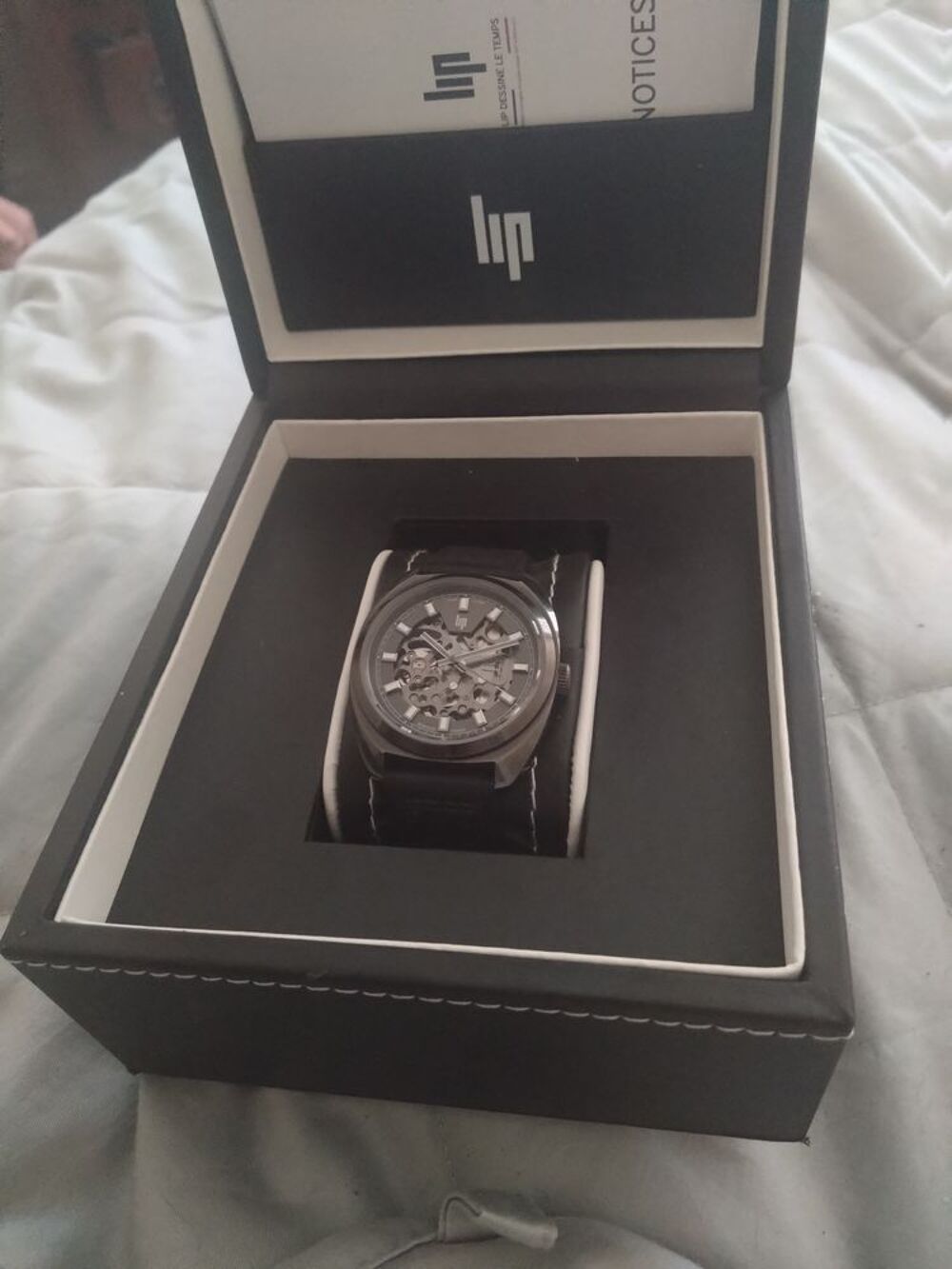 Montre Lip mecanique type squelette Bijoux et montres