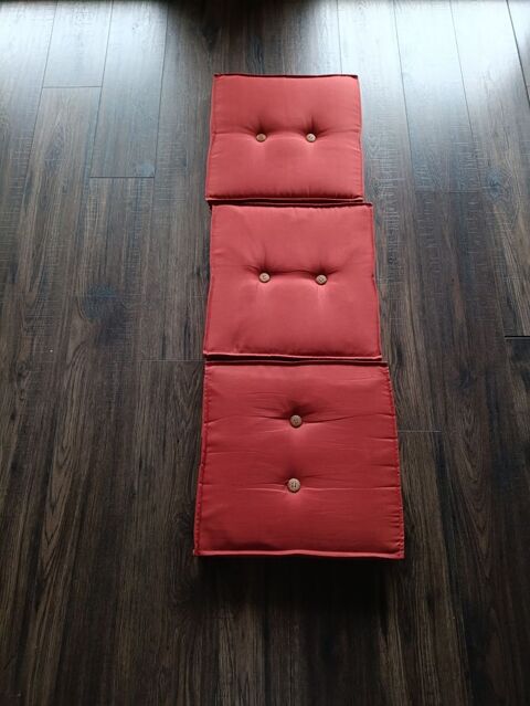 3 grands coussins en très bon état 7 Seynod (74)