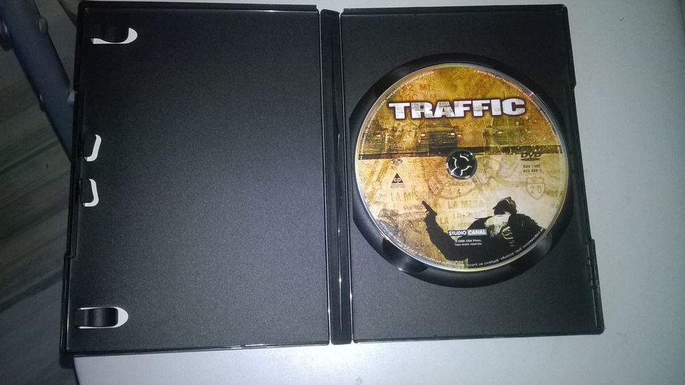 DVD Traffic 
Michael Douglas
2002
Fran&ccedil;ais
DVD et blu-ray