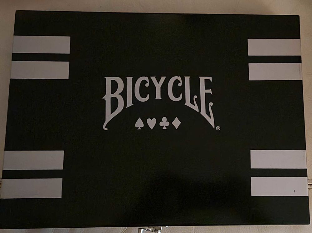 Malette poker en bois haut de game bicycle 