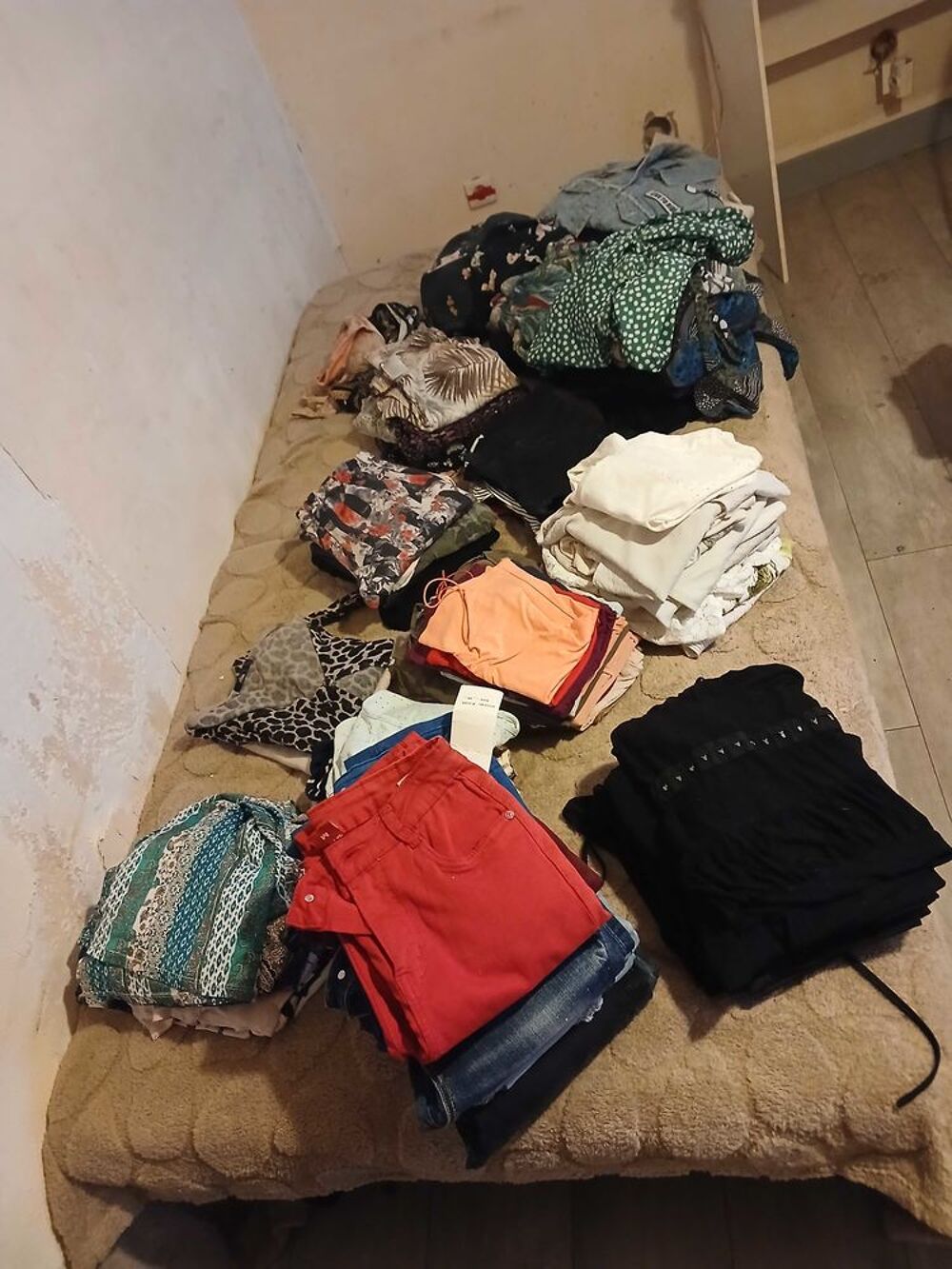 lot v&ecirc;tements femme Vêtements