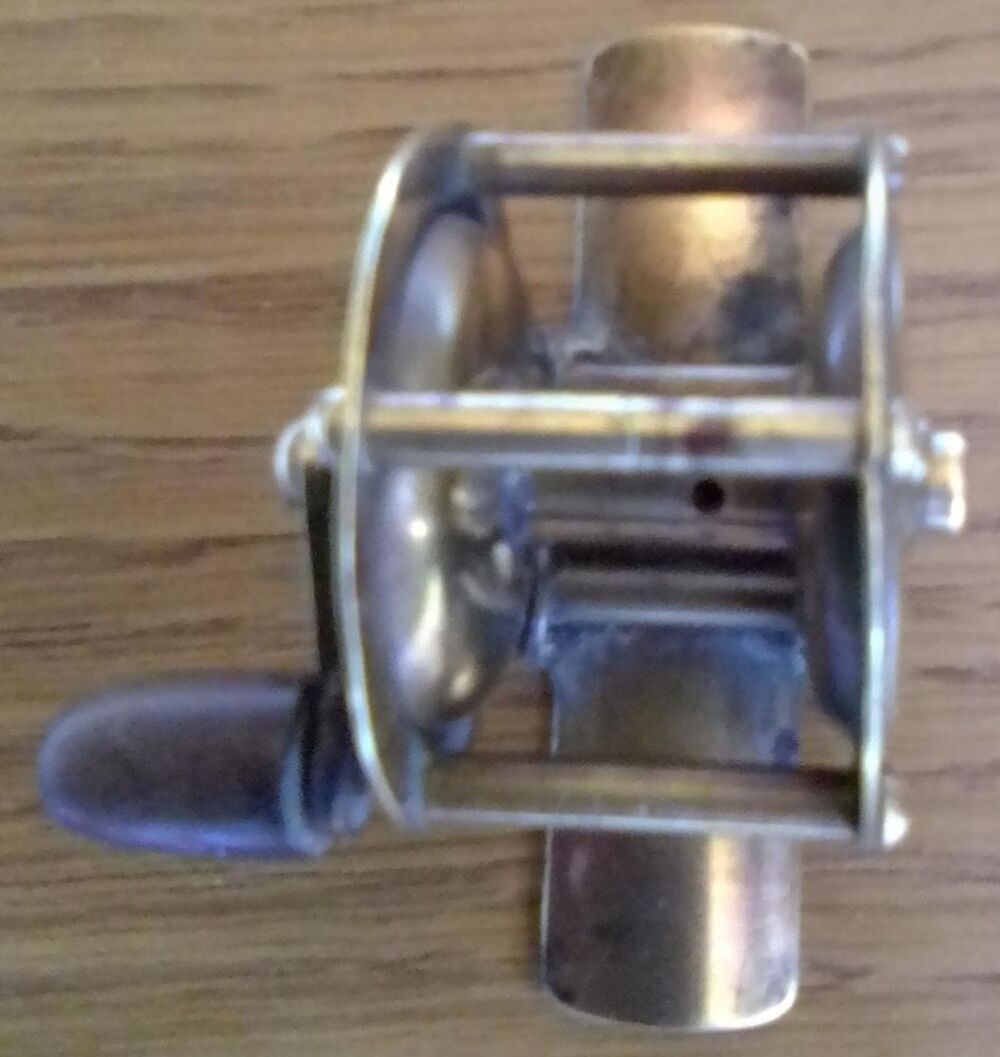 Petit moulinet ancien 