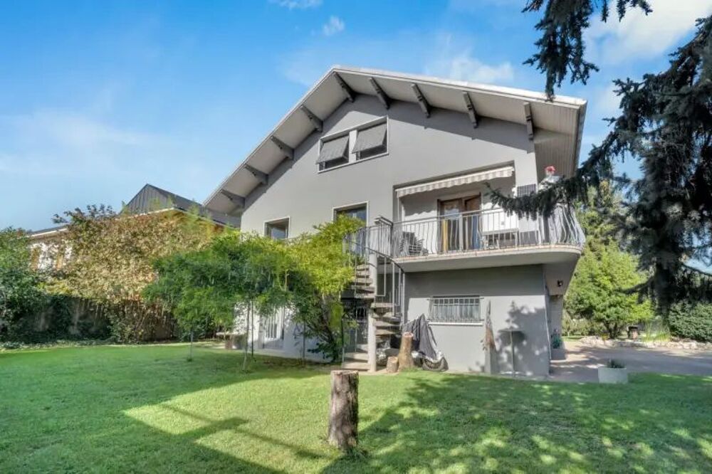 Vente Maison Grande maison 253 m² sur 1 095 m² de terrain constructible. Barberaz