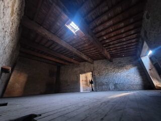  Remise / Grange � vendre 8 pi�ces 240 m�