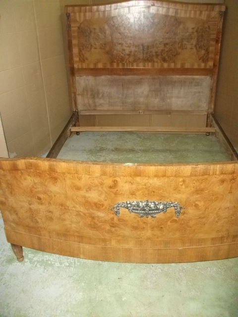 lit  et   table  de  nuit 90 Saint-Beauz�ly (12)