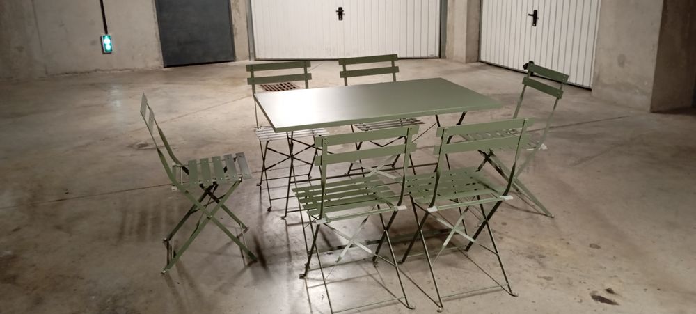 Table et six chaises pliantes pour jardin Jardin