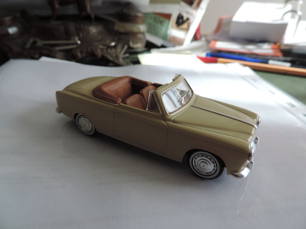 SOLIDO - MADE IN FRANCE - PEUGEOT 403 DECAPOTABLE - 1/43 &egrave;me 