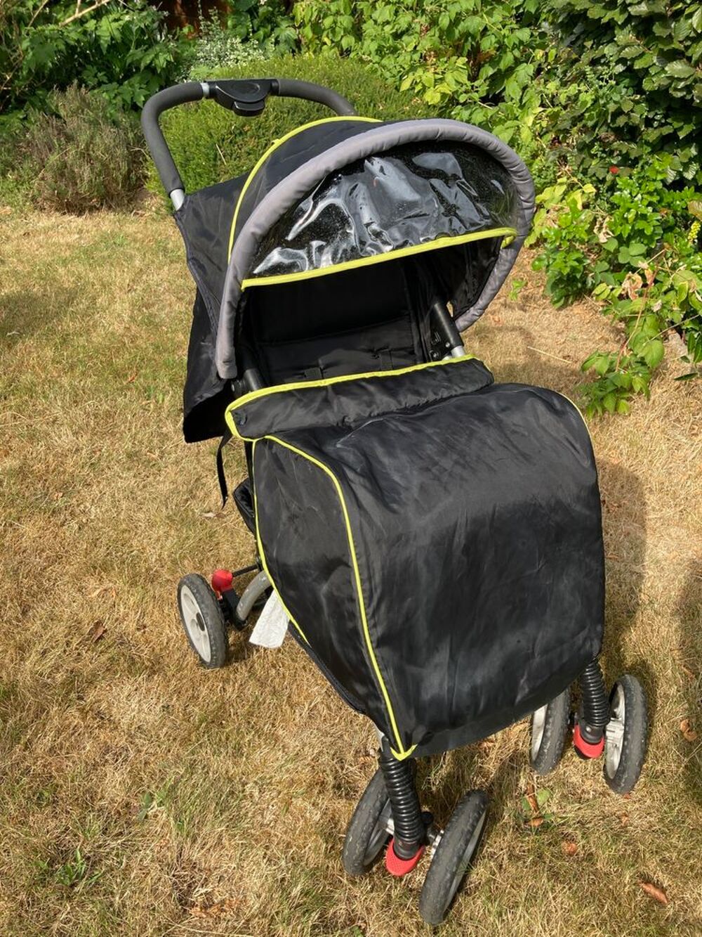 Poussette BABY RELAX avec accessoires Puériculture