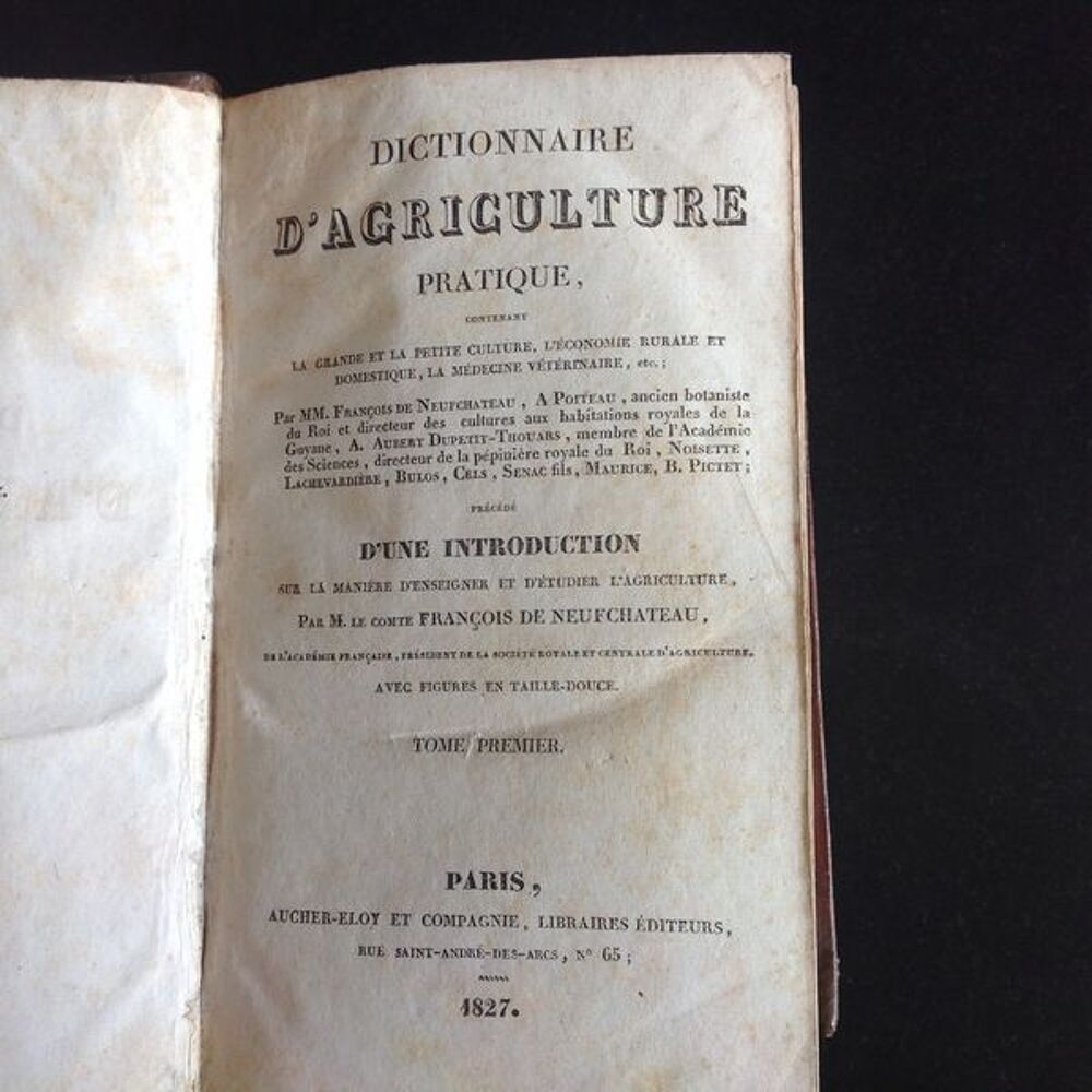 Livre "Dictionnaire d'agriculture" datant de 1827 