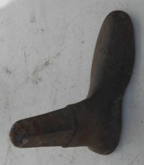 Enclume de cordonnier ? Outils ancien dans son jus
20 Castries (34)