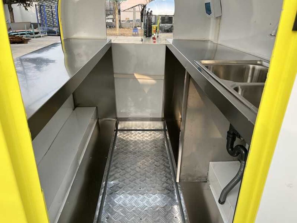 remorque food truck sur commande aux normes fran&ccedil;aises Jardin