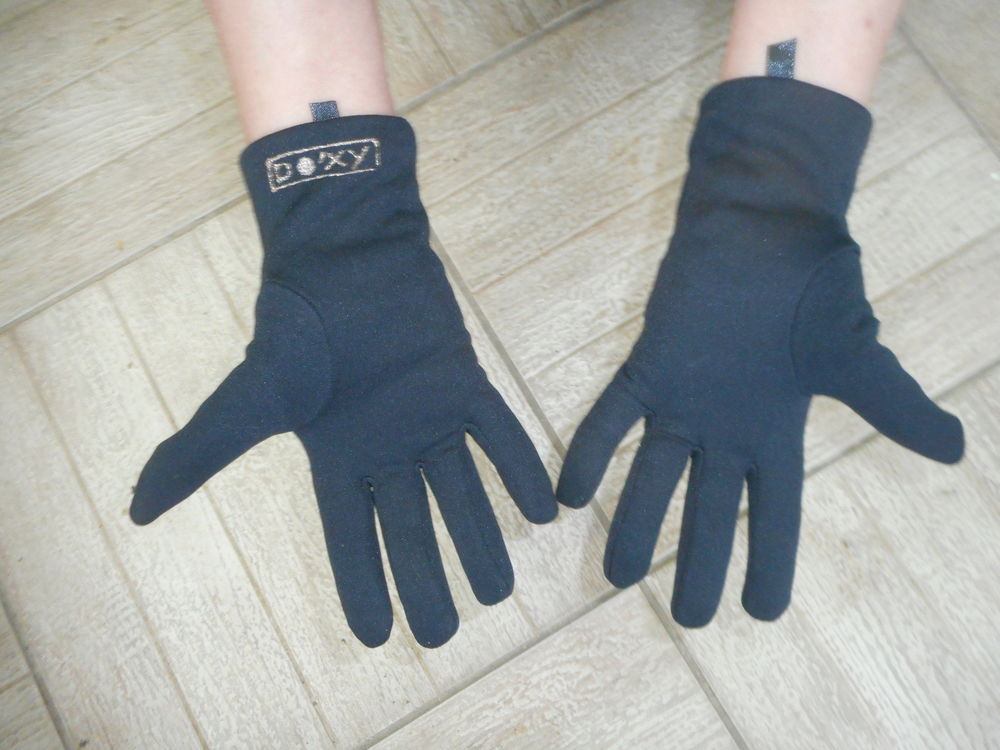 Paire de gants noirs brod&eacute;s M Vêtements