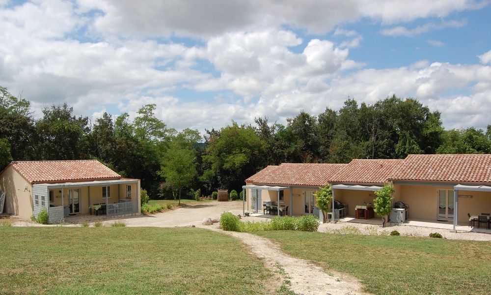 Vente Maison : maison avec piscine et 4 gîtes avec piscine Sainte-juliette