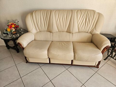 salon complet en cuir beige clair 700 Chalon-sur-Sa�ne (71)