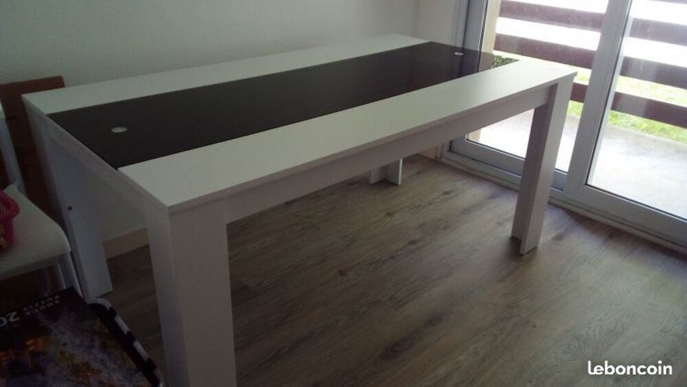 Table &agrave; manger Meubles