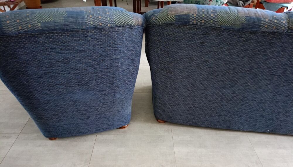 canap&eacute; 3 Places, un fauteuil, un poof Meubles