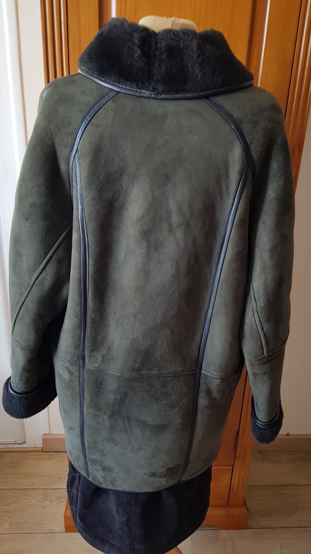 Manteau en peau retourn&eacute;e vintage (42/44) Vêtements